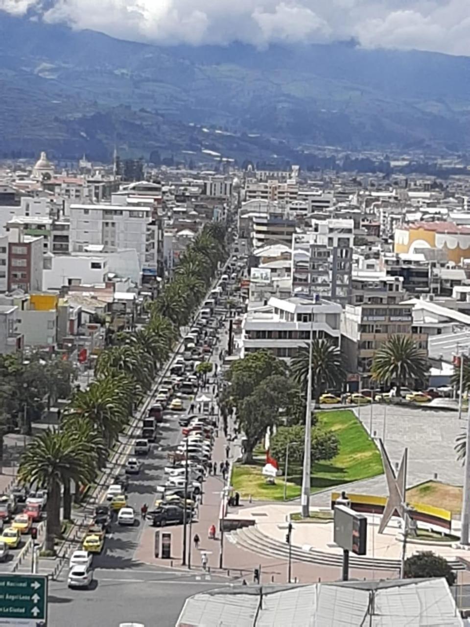 Hotel Zeus Riobamba Esterno foto